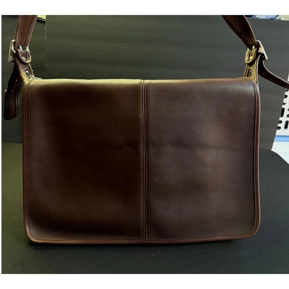 Coach 90s minimalism